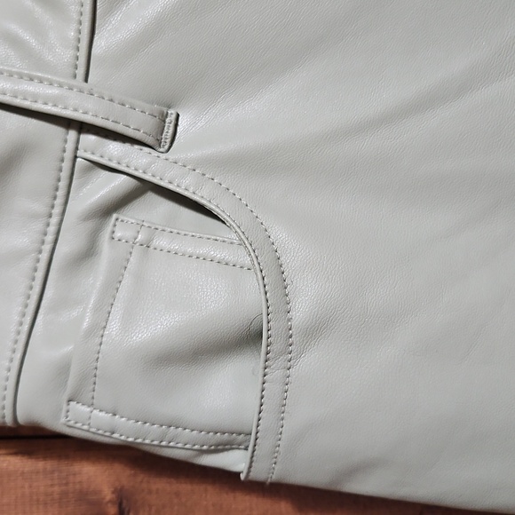 A&F Curve Love Mint Green Faux Leather 90's Ultra High Rise Straight Leg Pant 29 - Picture 4 of 16